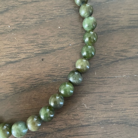 Chinese jade bead necklace - Picture 2 of 2